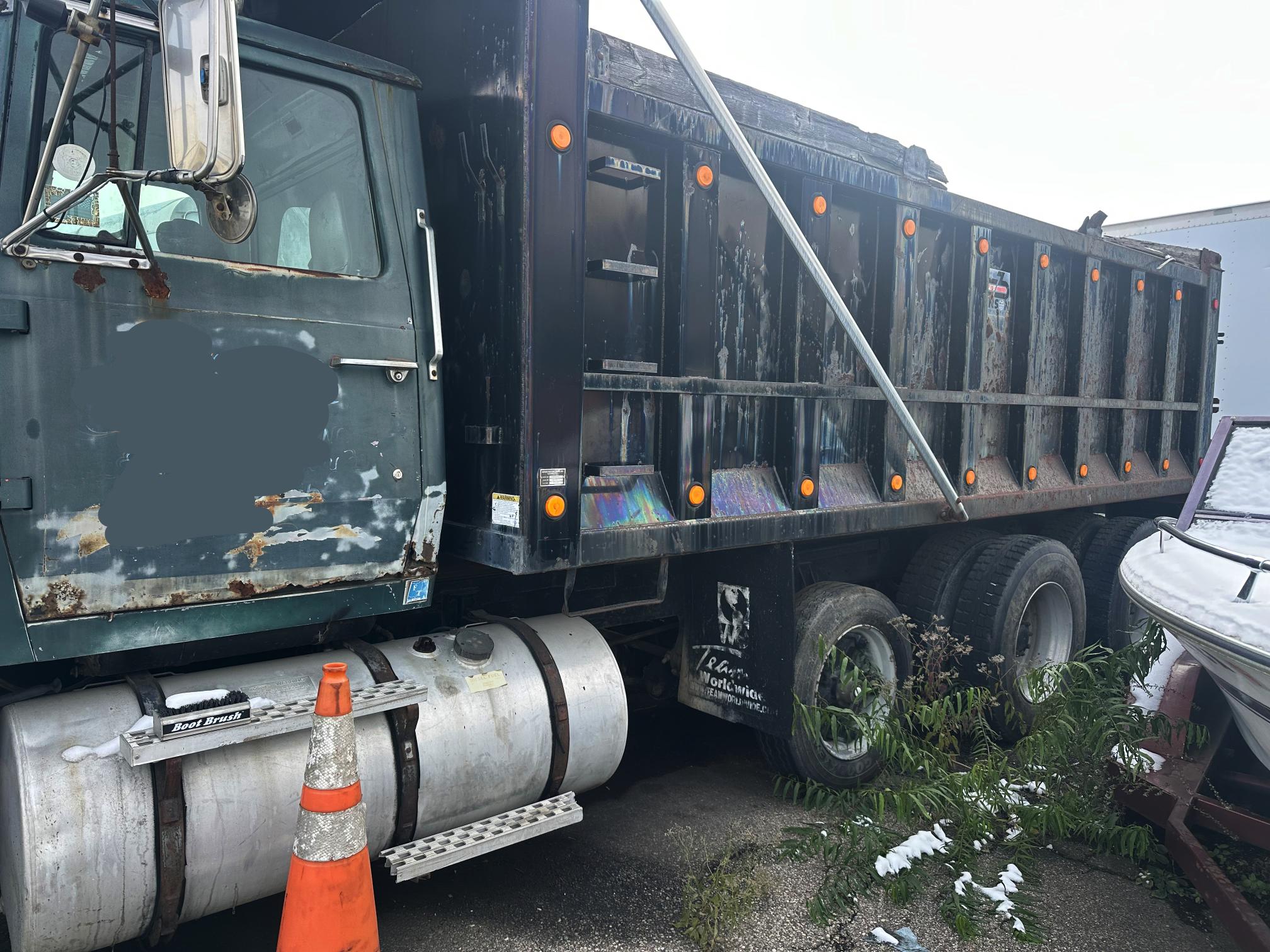 1982 FORD L9000 - Image 3