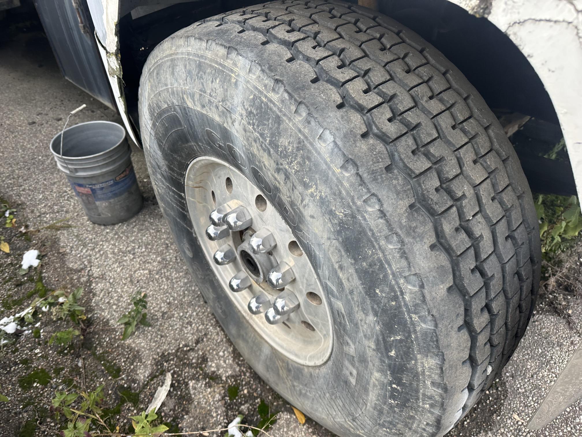 1982 FORD L9000 - Image 17