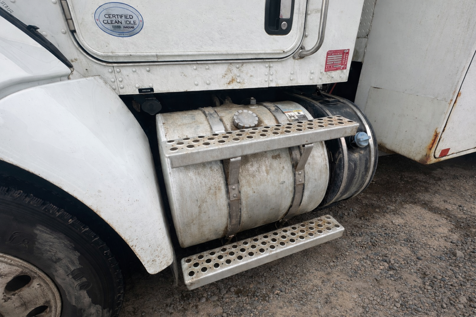 2019 KENWORTH T270 - Image 12