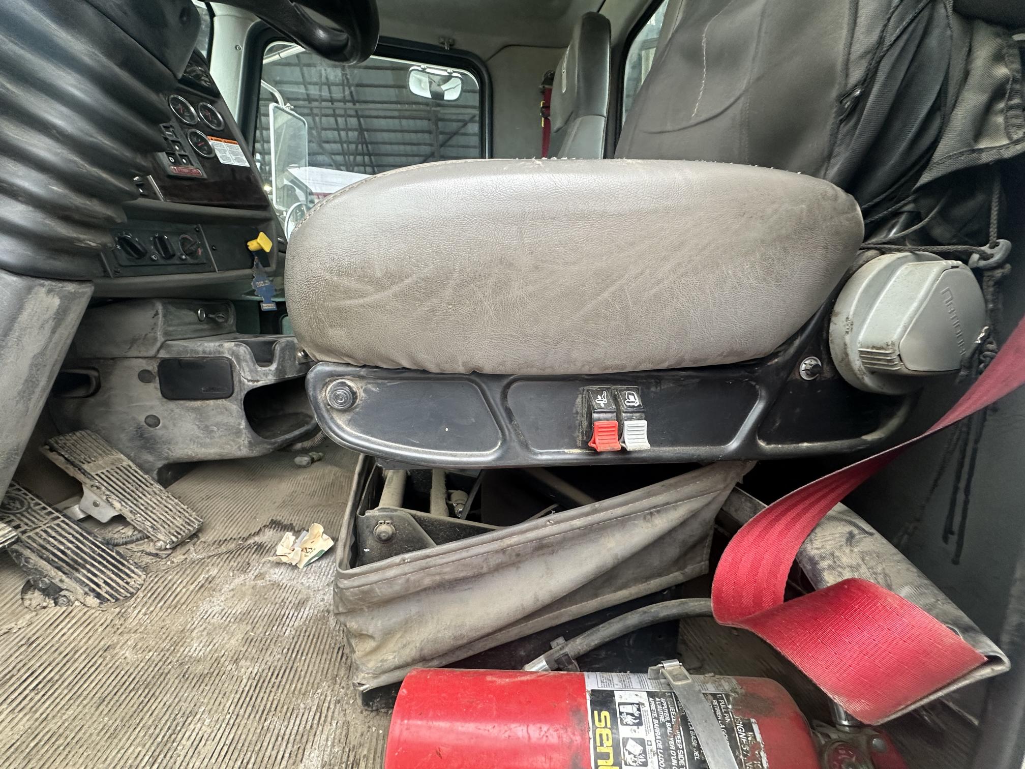 2019 KENWORTH T270 - Image 37