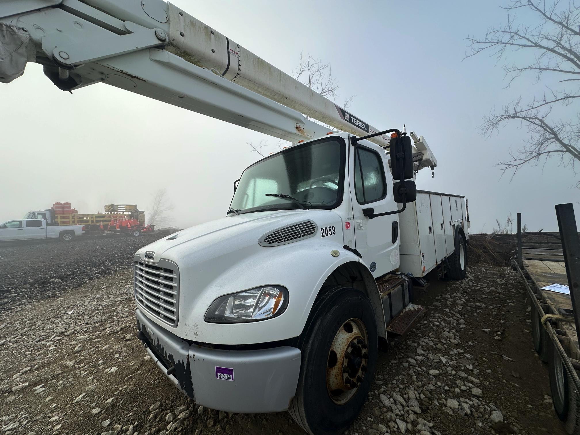 2017 FREIGHTLINER M2 106 - Image 3