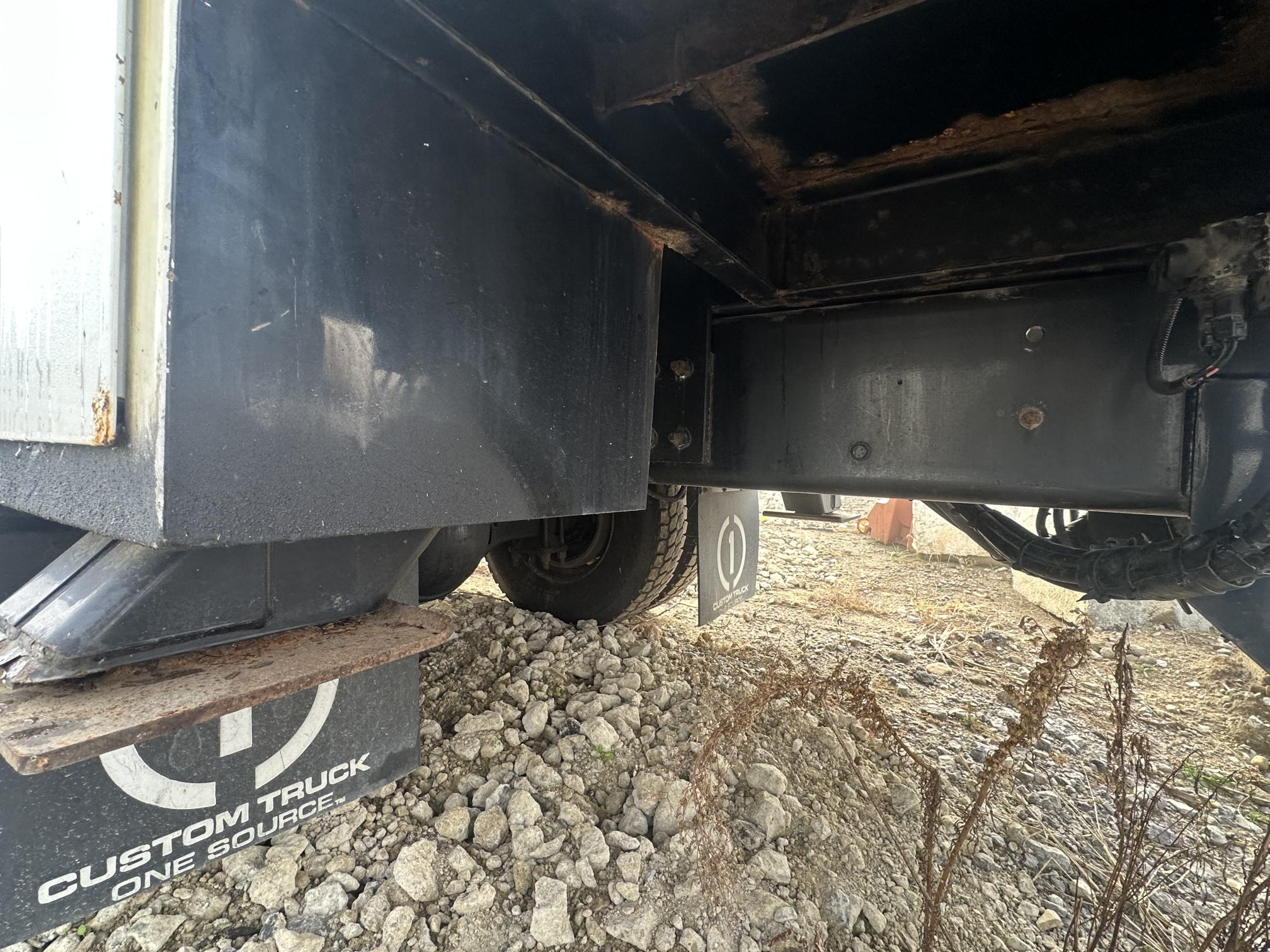 2017 FREIGHTLINER M2 106 - Image 17