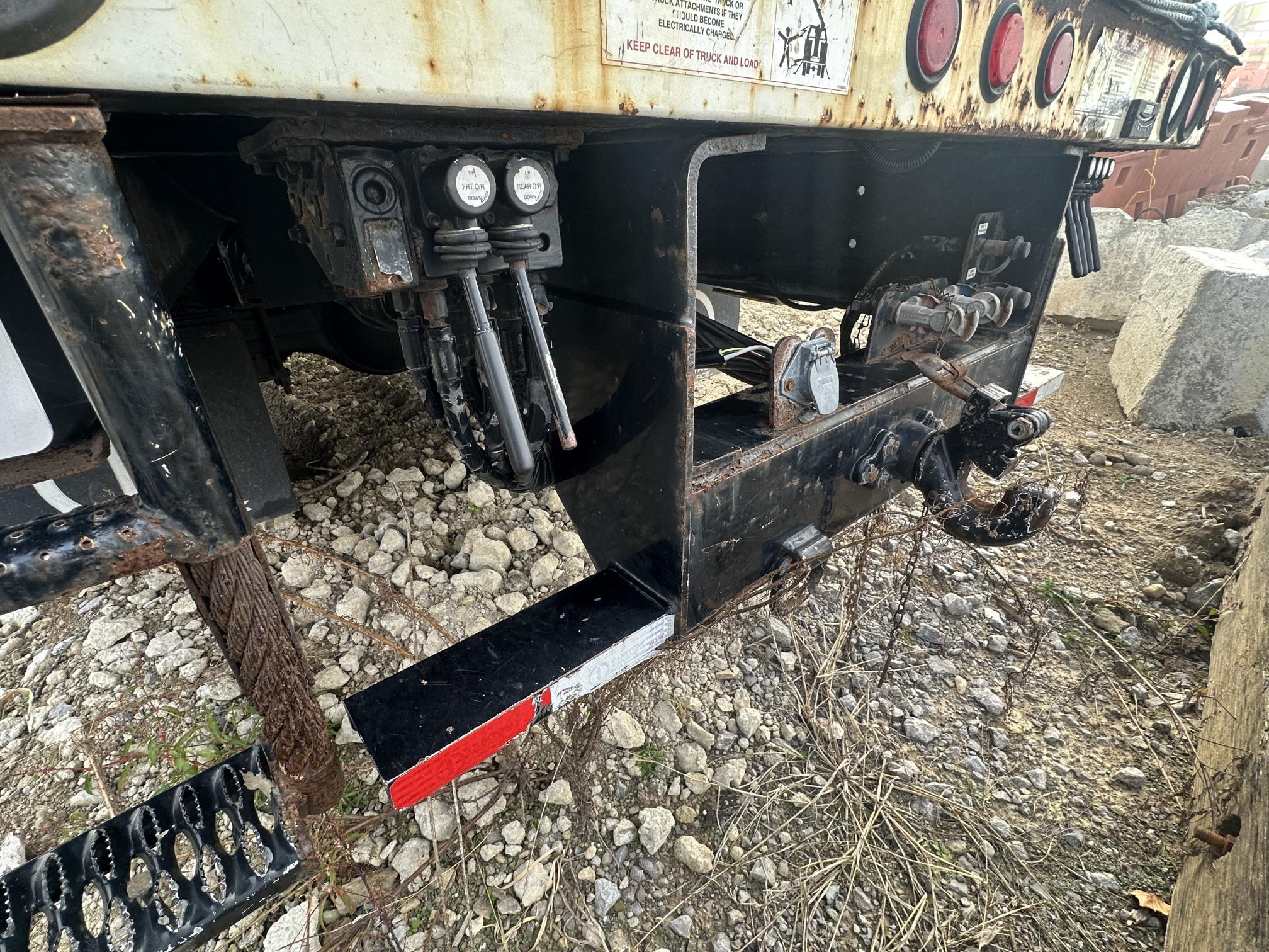 2017 FREIGHTLINER M2 106 - Image 18