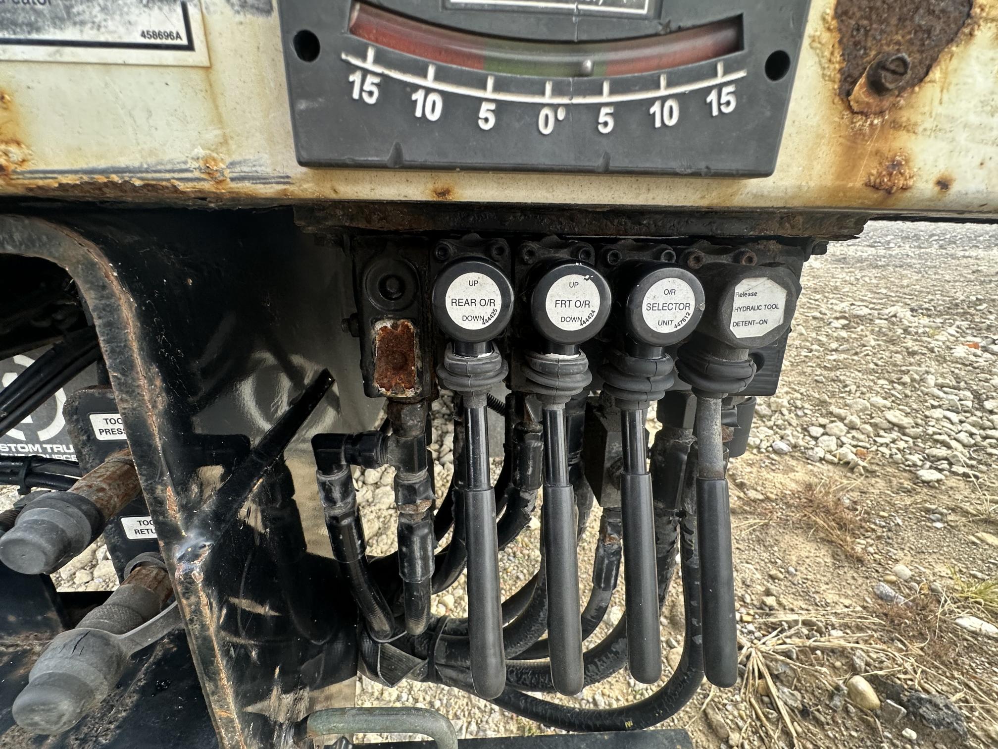 2017 FREIGHTLINER M2 106 - Image 19