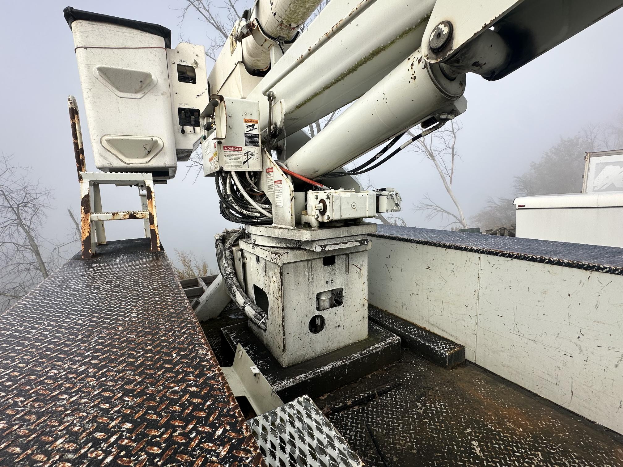 2017 FREIGHTLINER M2 106 - Image 32