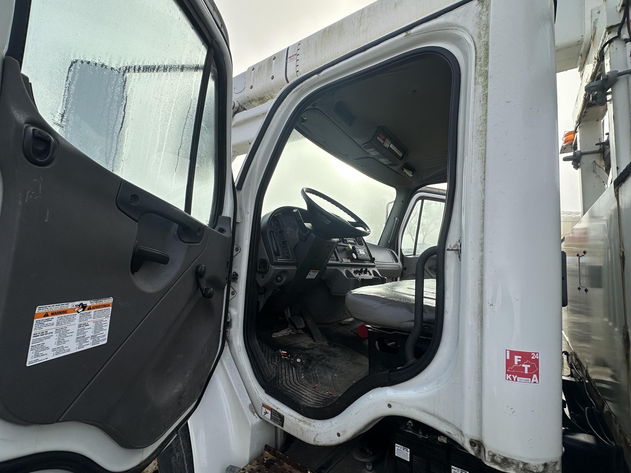 2017 FREIGHTLINER M2 106 - Image 37