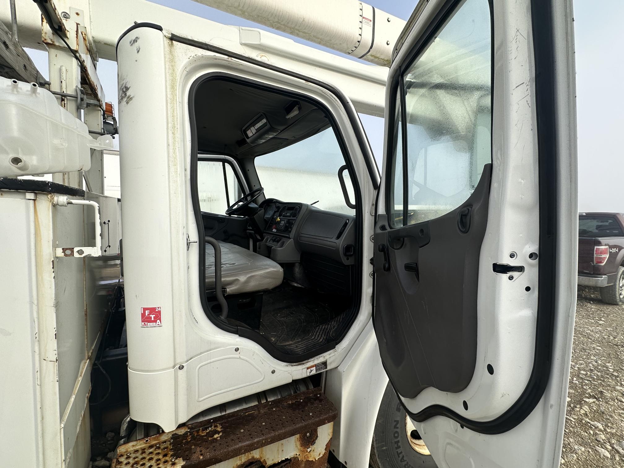 2017 FREIGHTLINER M2 106 - Image 38