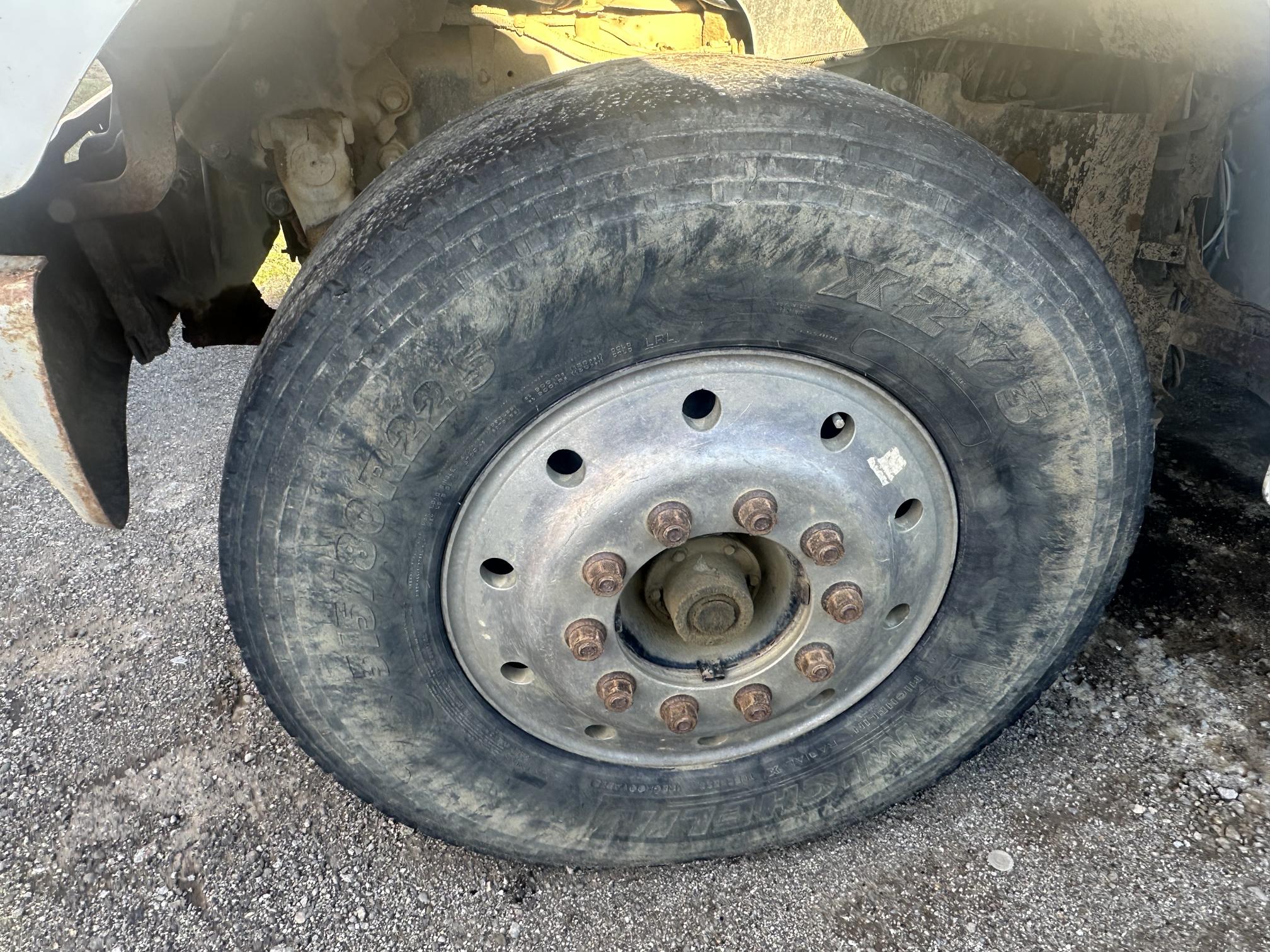 2004 STERLING L7500 - Image 13