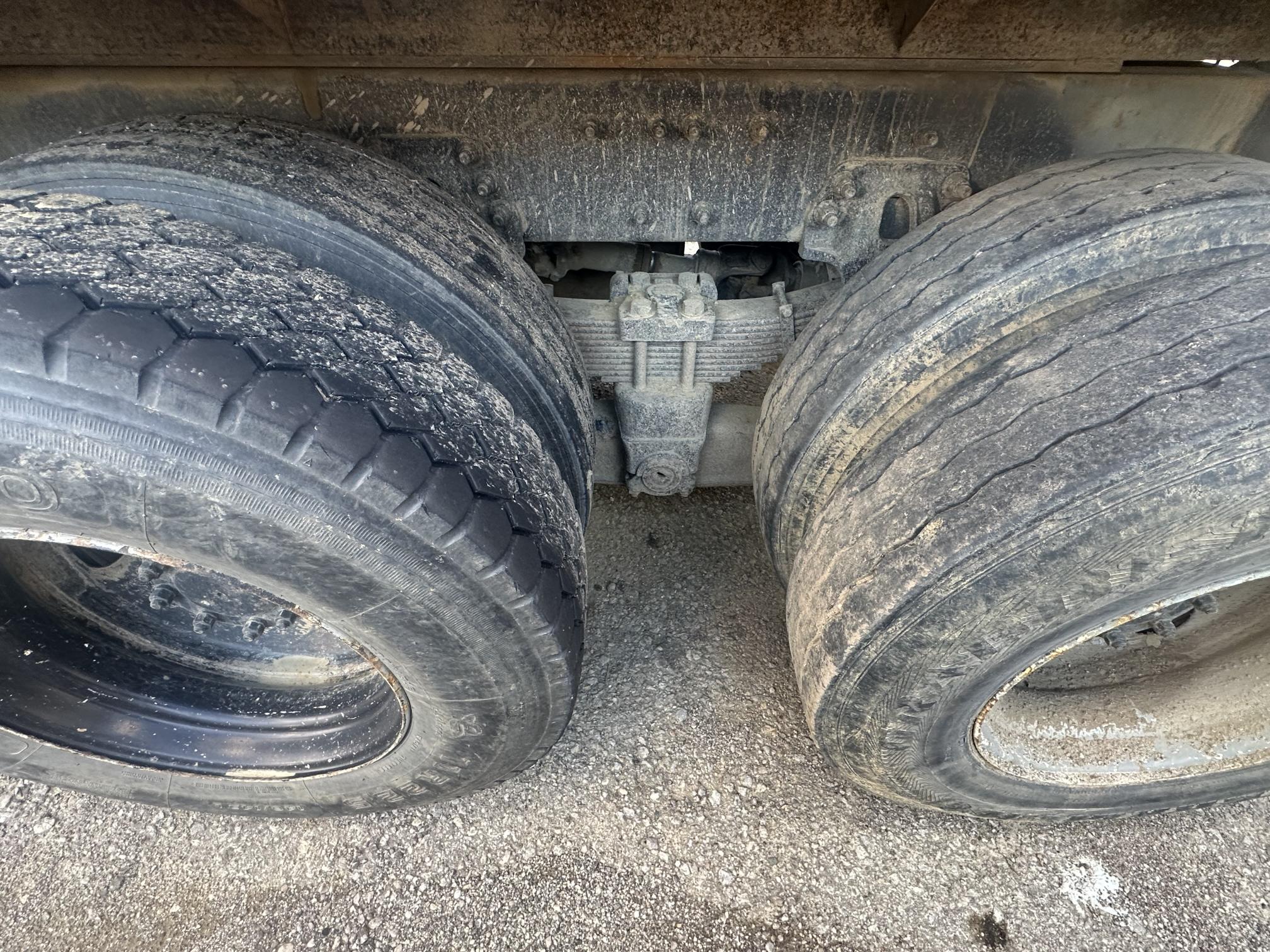 2004 STERLING L7500 - view 17 of 44