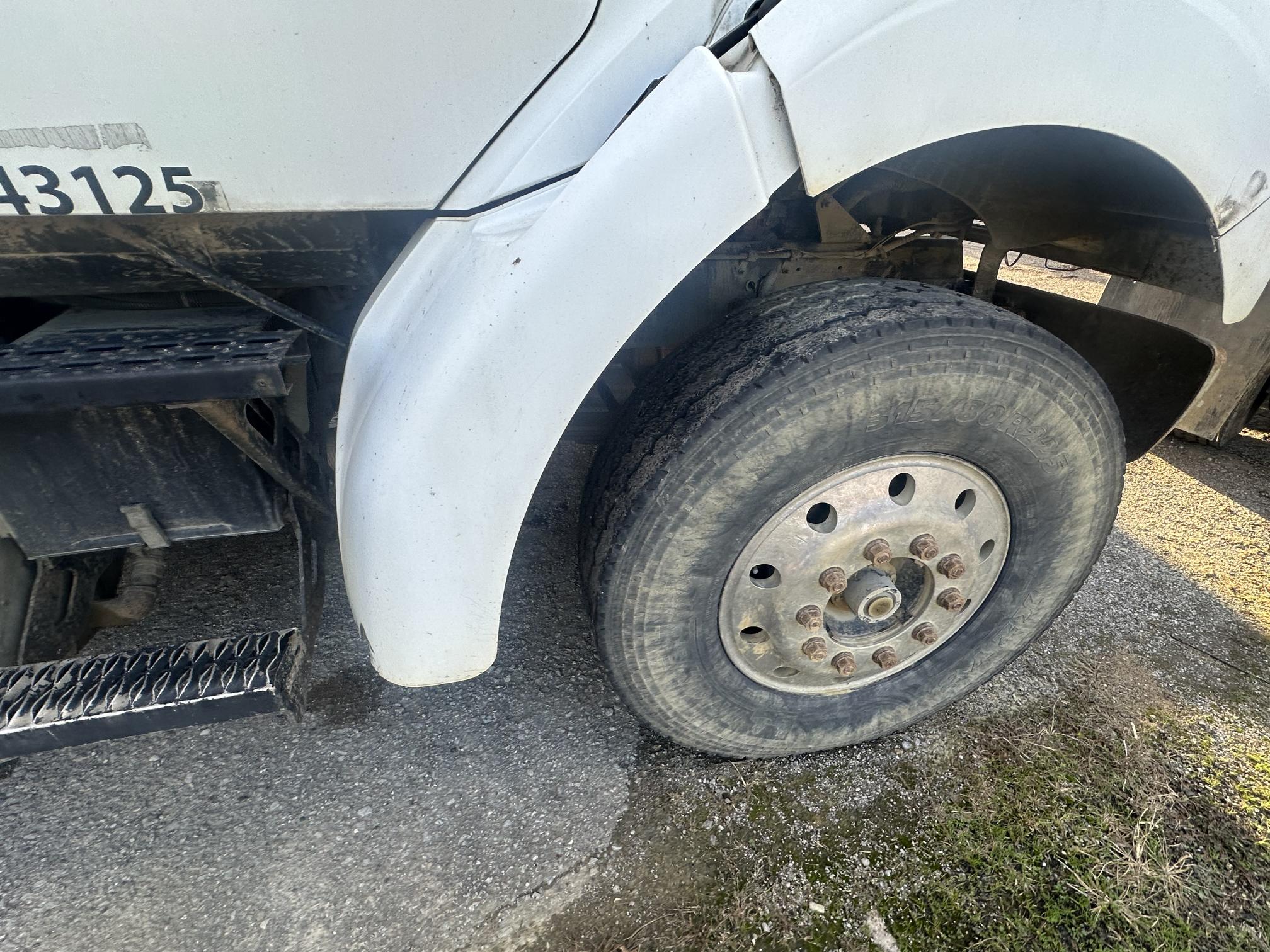 2004 STERLING L7500 - Image 24