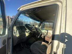 2004 STERLING L7500 - Image 28