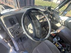 2004 STERLING L7500 - Image 30