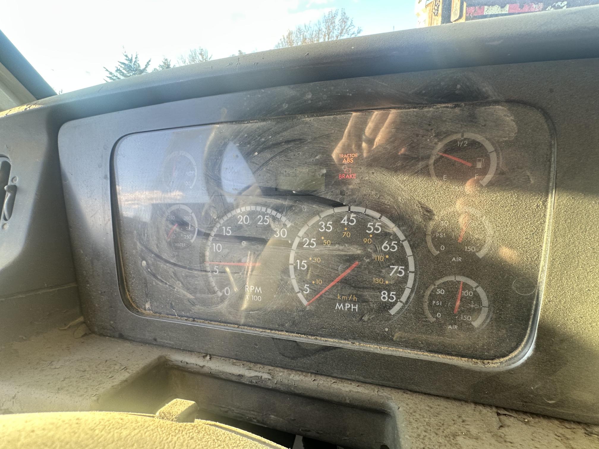 2004 STERLING L7500 - Image 31