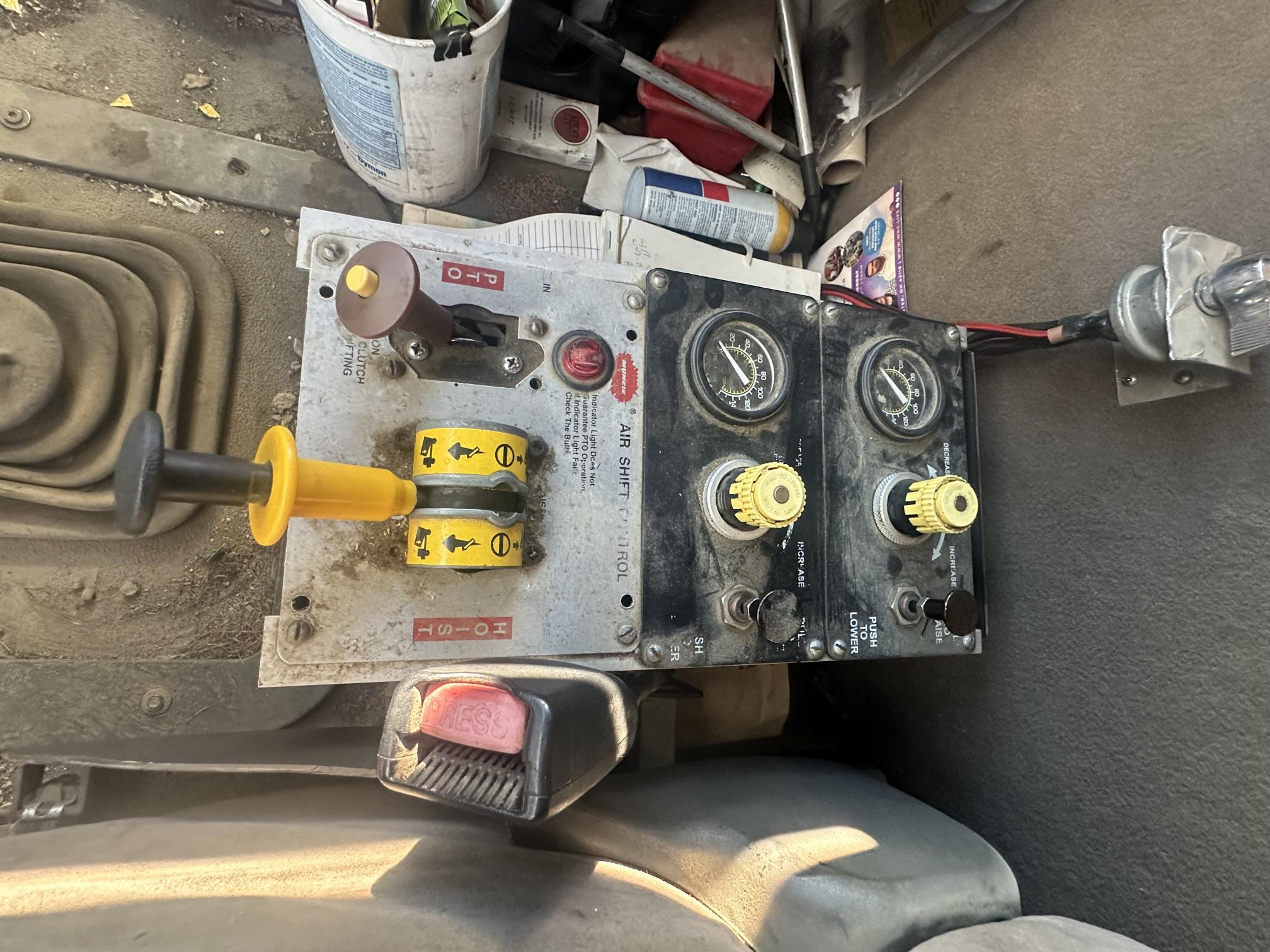 2004 STERLING L7500 - Image 35