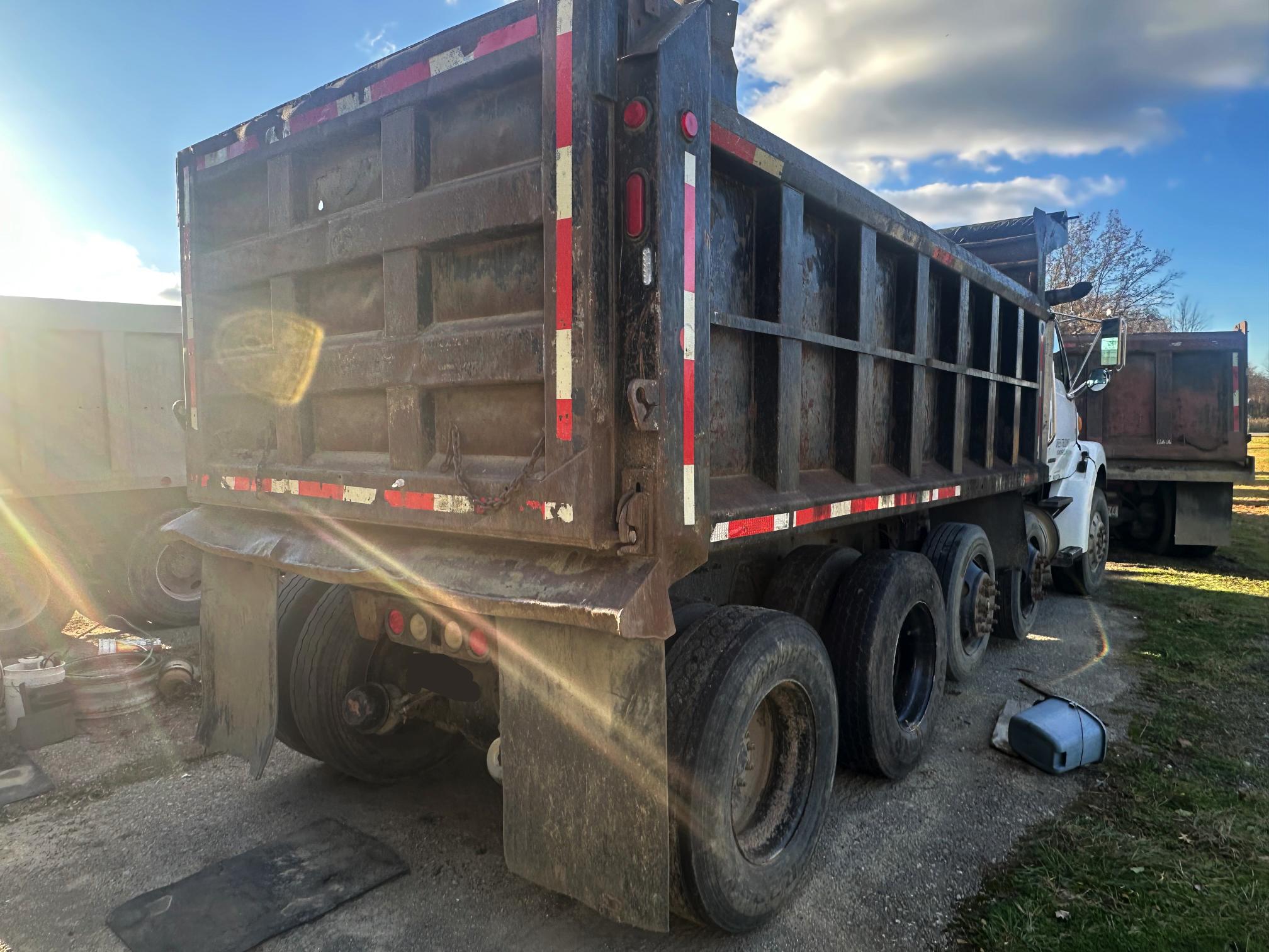 2004 STERLING L7500 - Image 7