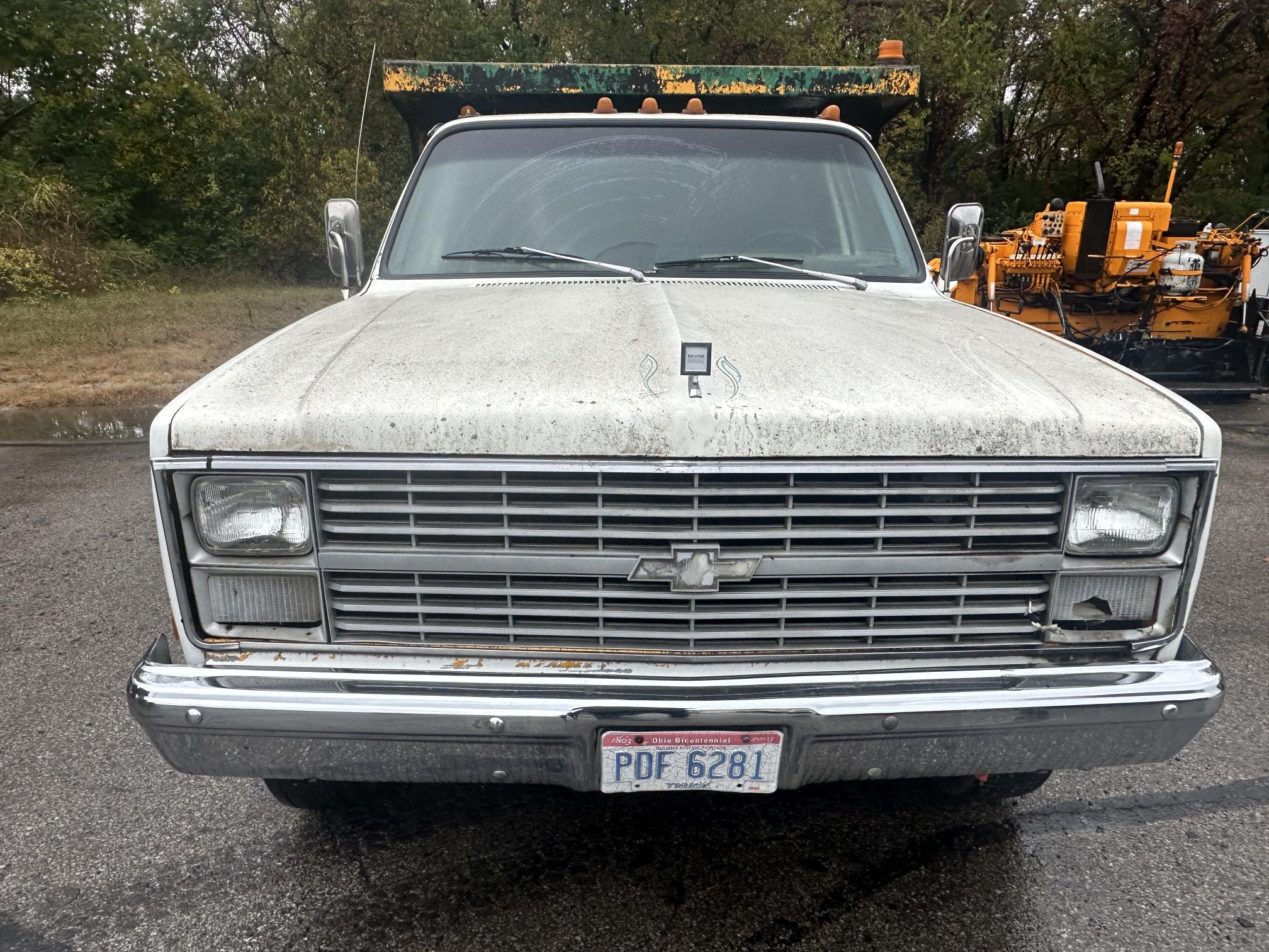 1983 CHEVROLET C30 - view 2 of 22