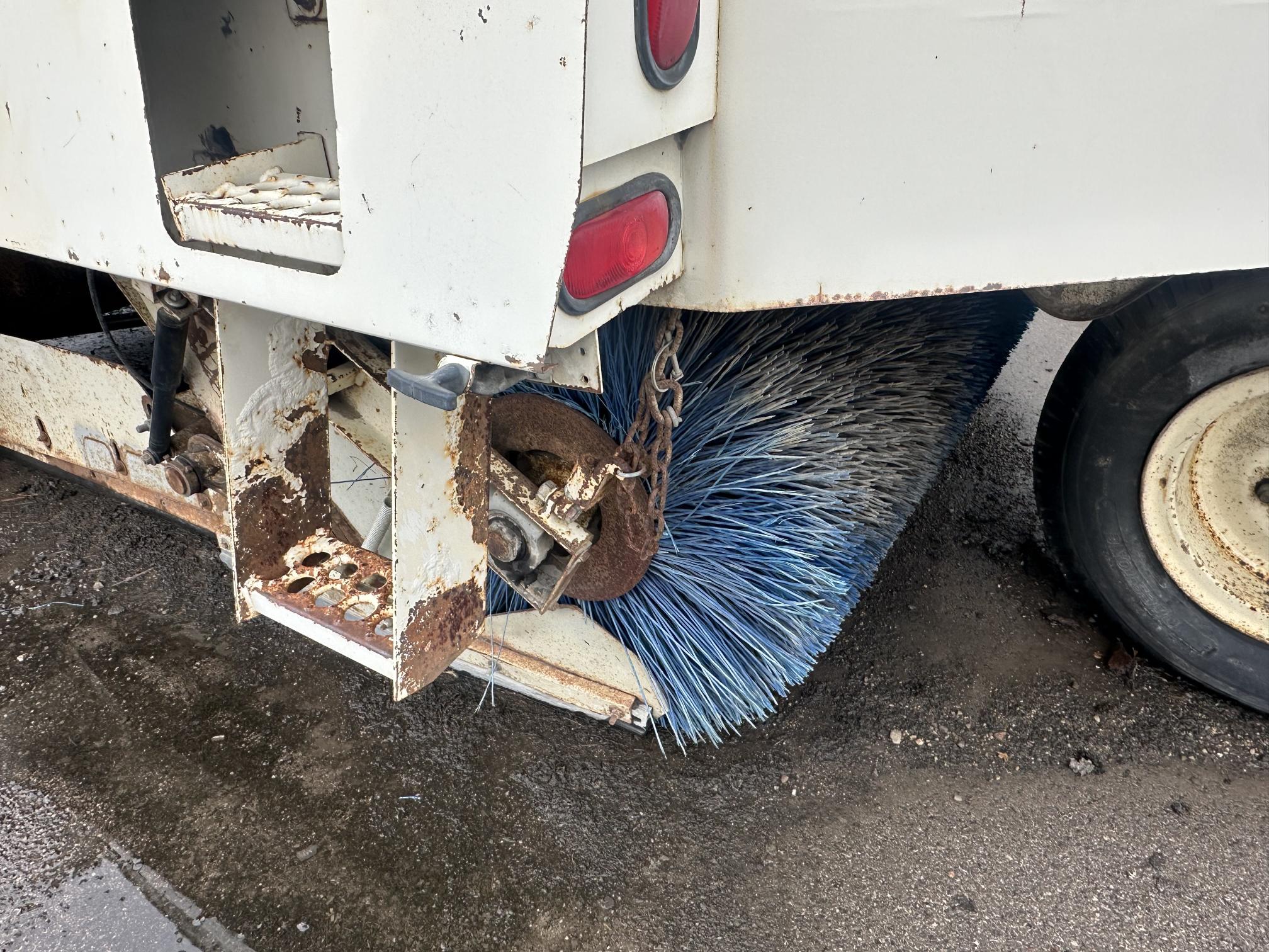 1997 ELGIN - view 4 of 19