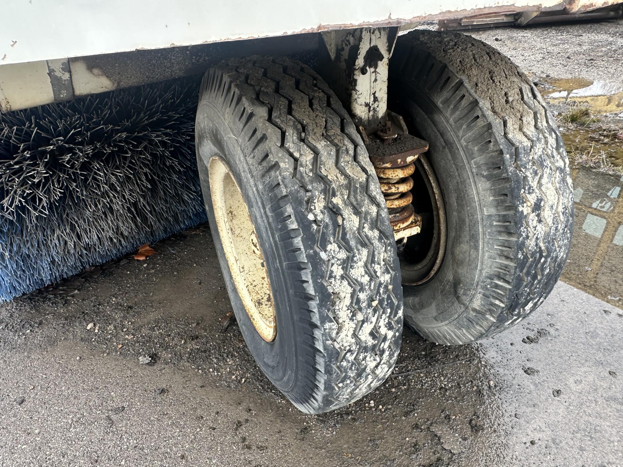 1997 ELGIN - view 5 of 19