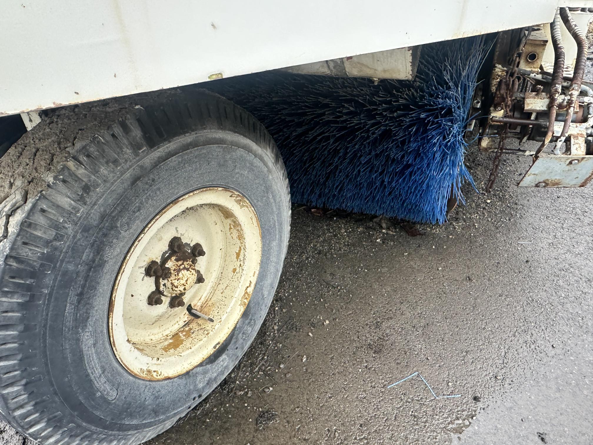 1997 ELGIN - view 6 of 19