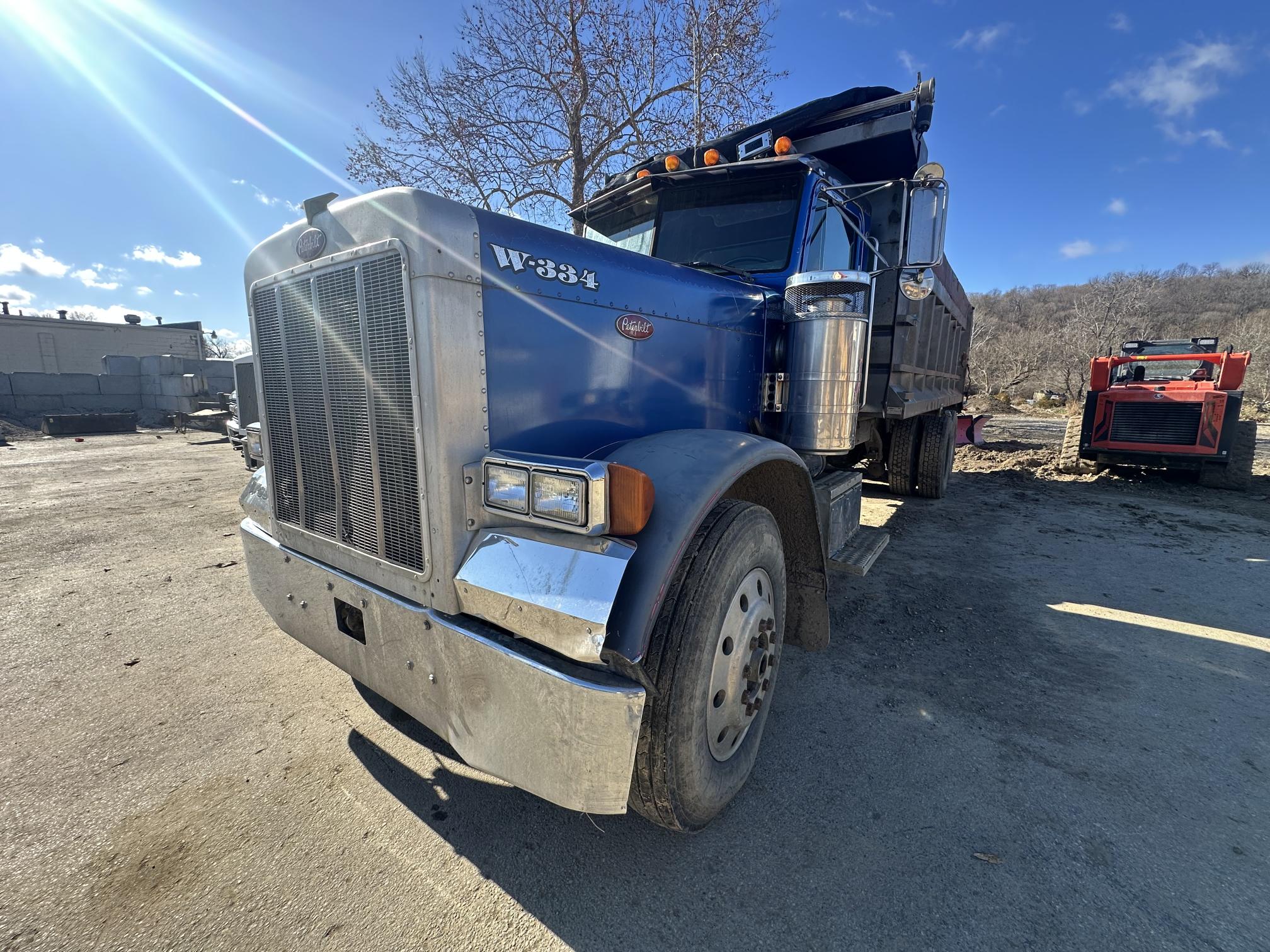 1992 PETERBILT 579 - view 8 of 44