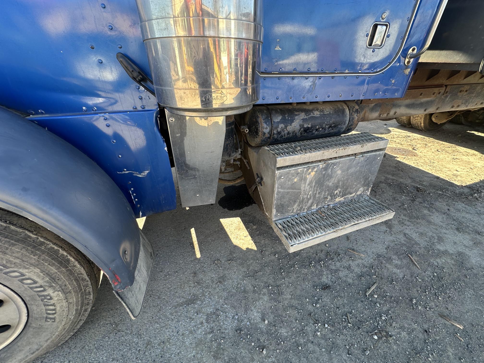 1992 PETERBILT 579 - view 14 of 44