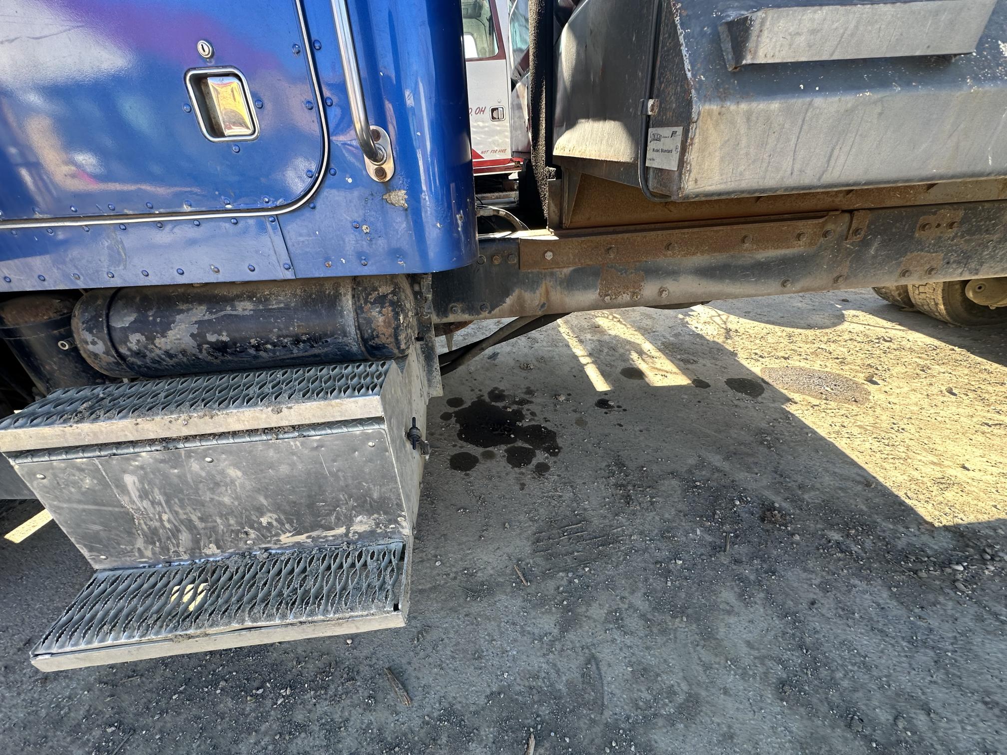 1992 PETERBILT 579 - view 15 of 44