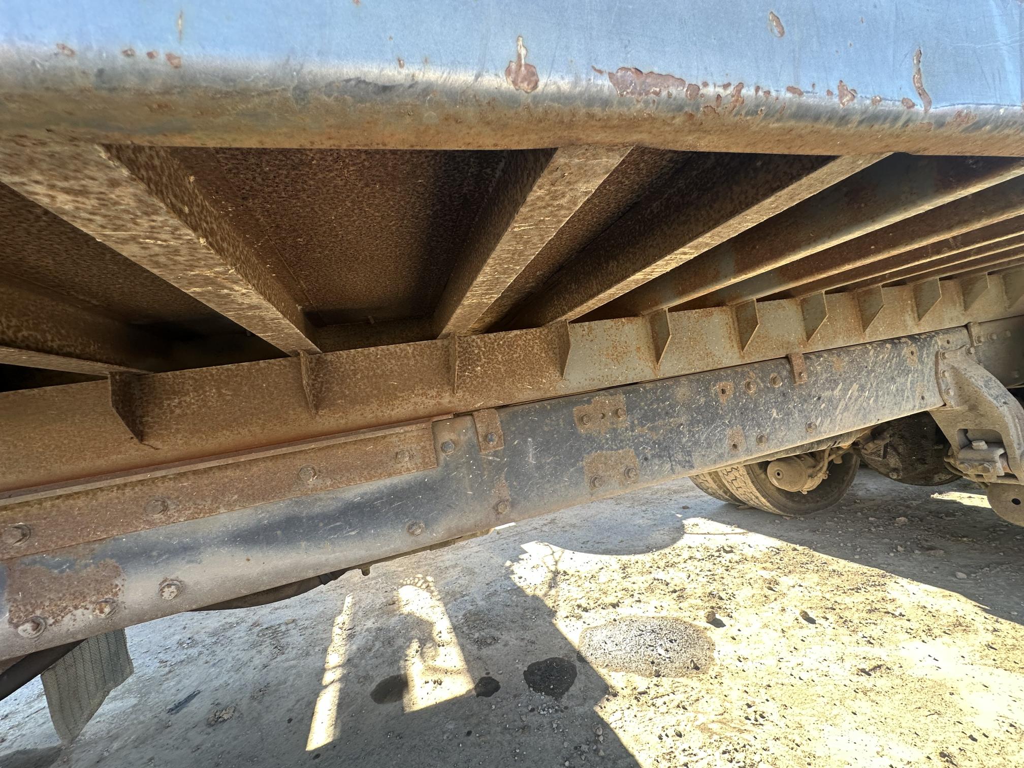 1992 PETERBILT 579 - view 17 of 44