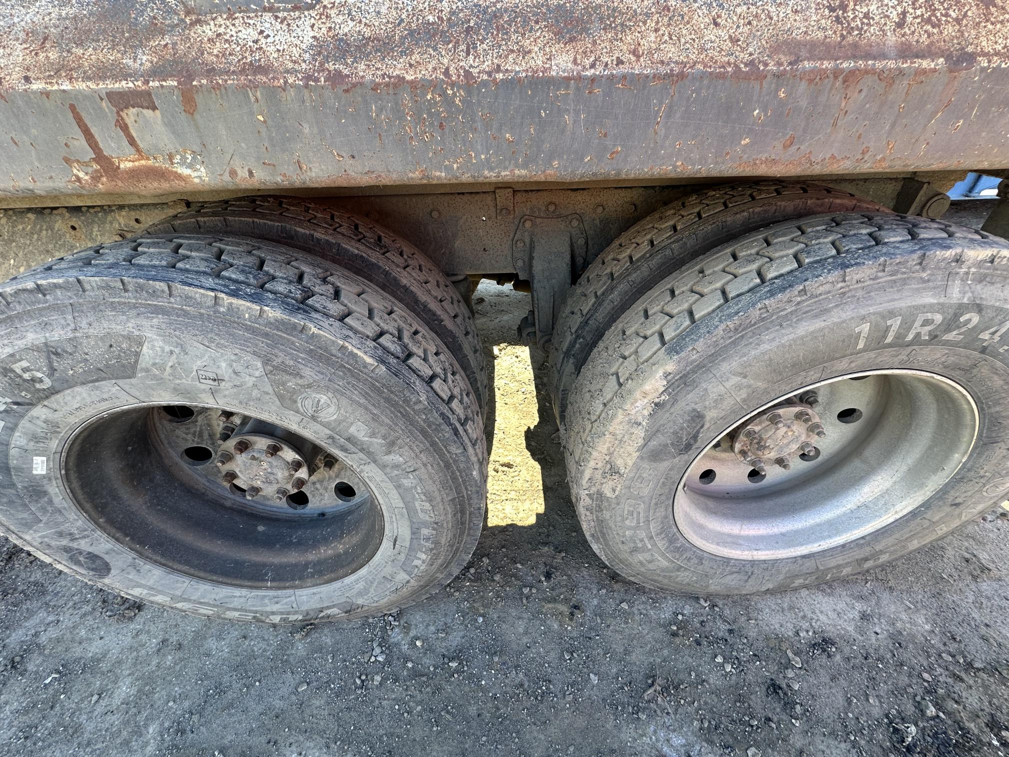 1992 PETERBILT 579 - Image 20