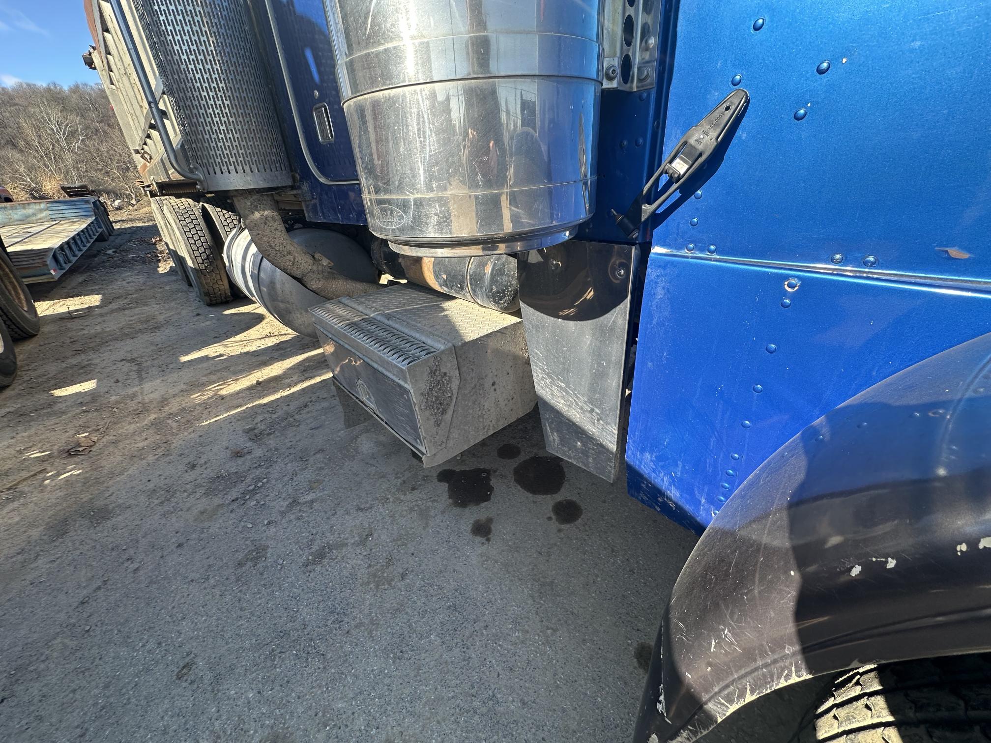 1992 PETERBILT 579 - Image 29