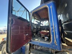 1992 PETERBILT 579 - Image 31