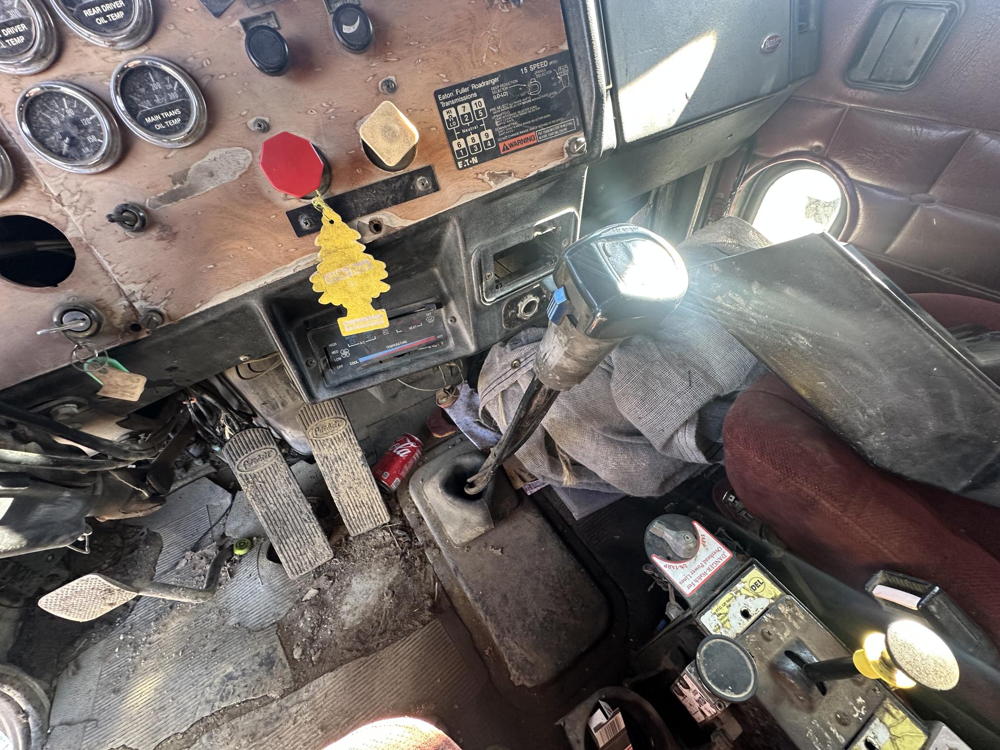 1992 PETERBILT 579 - Image 38