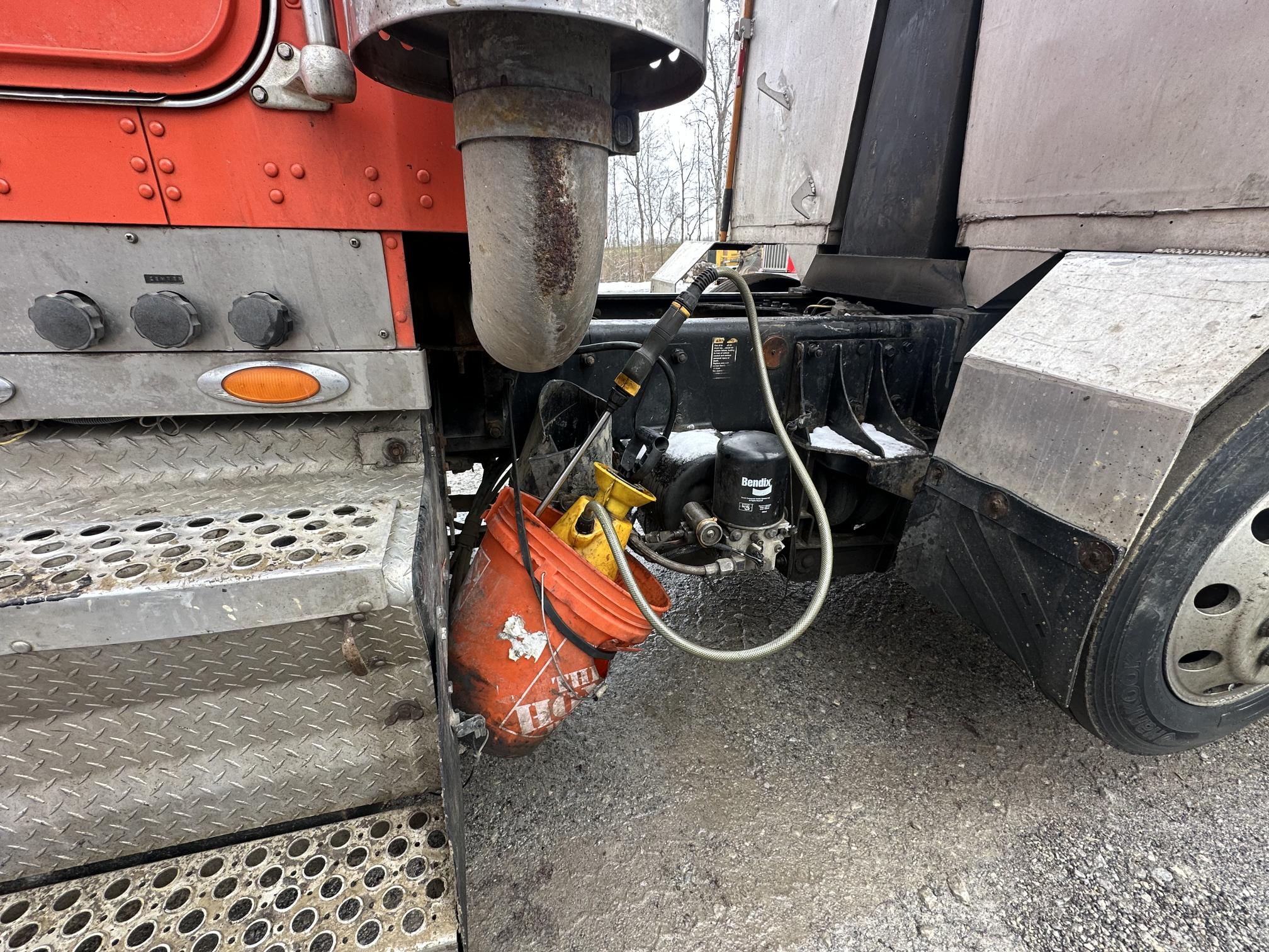 2006 KENWORTH W900S - Image 19