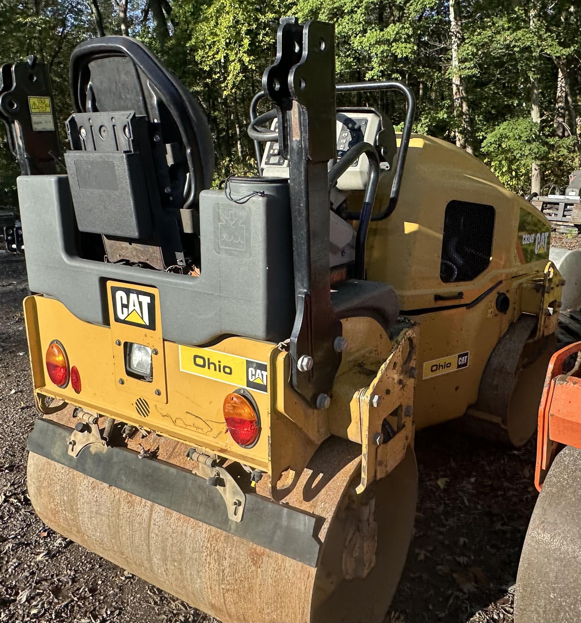 2018 CATERPILLAR CB24B - Image 5