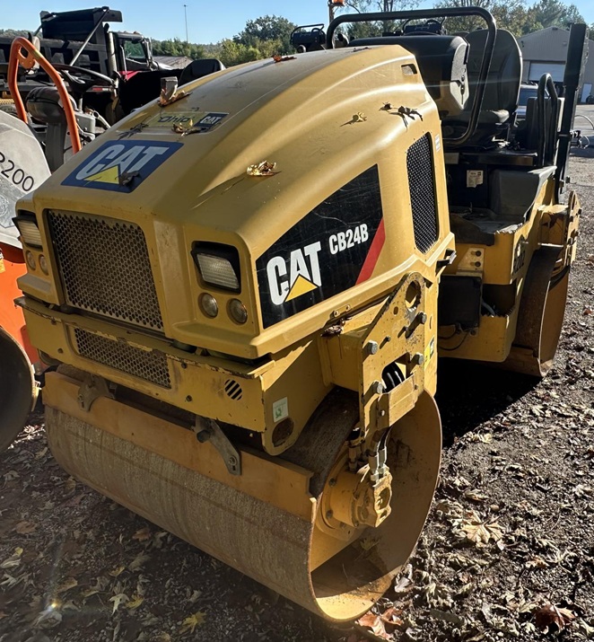 2018 CATERPILLAR CB24B
