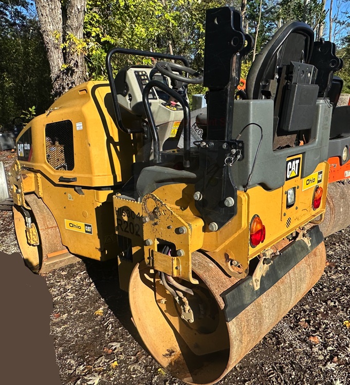 2018 CATERPILLAR CB24B - Image 3