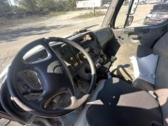 2007 FREIGHTLINER M2 106 - Image 26