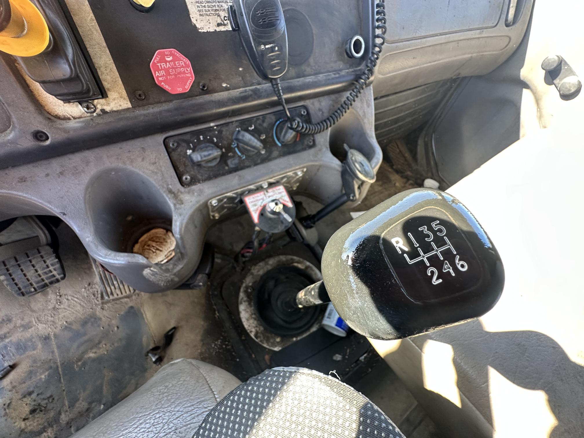 2007 FREIGHTLINER M2 106 - Image 33