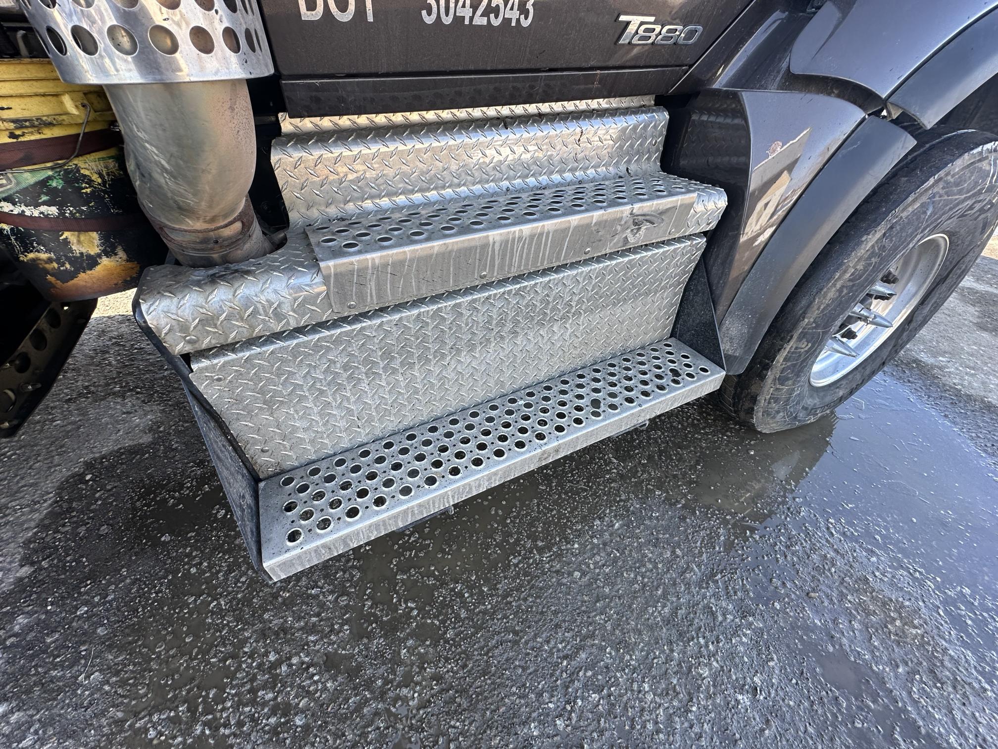 2021 KENWORTH T880 - Image 24