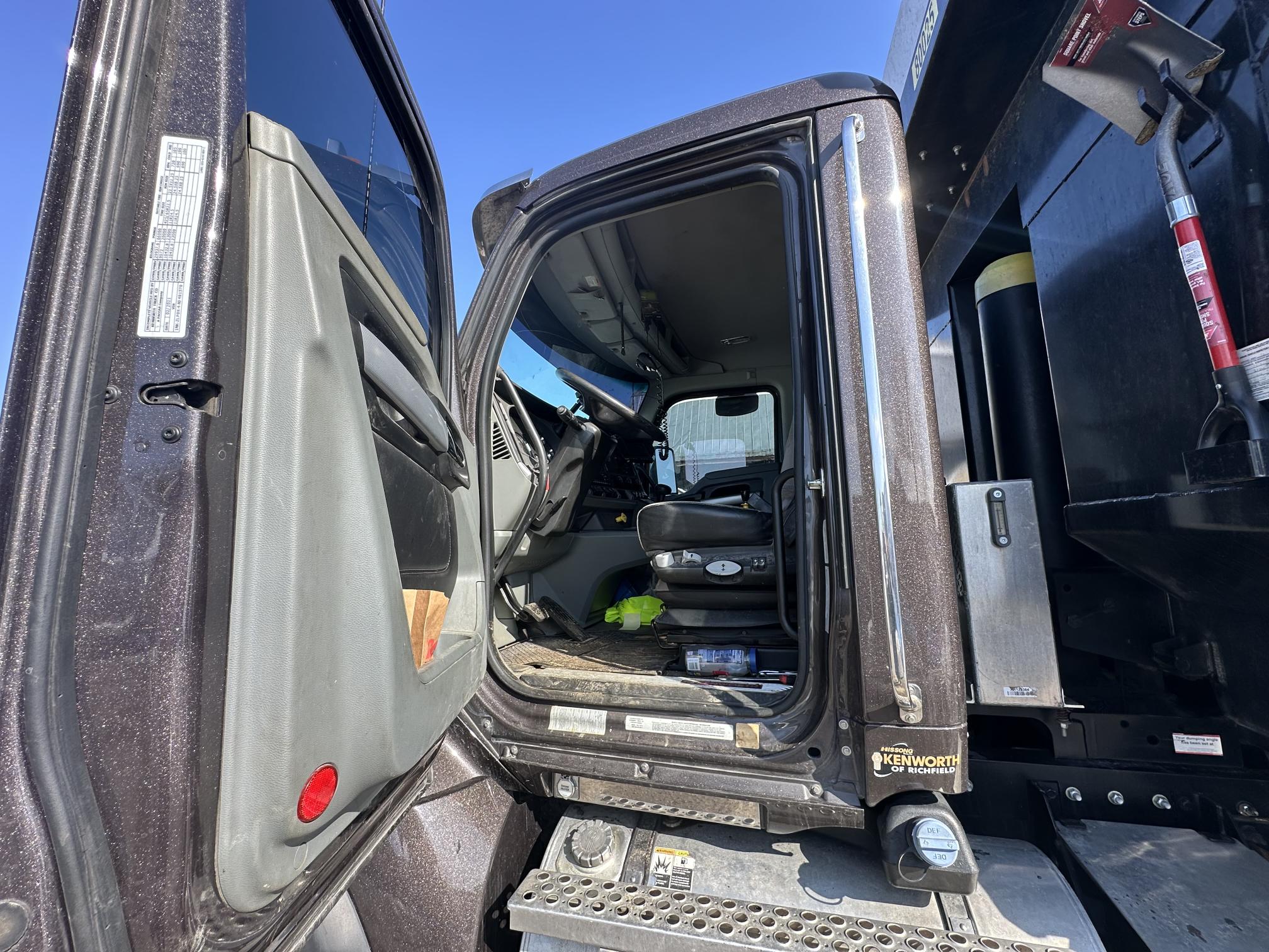 2021 KENWORTH T880 - Image 27