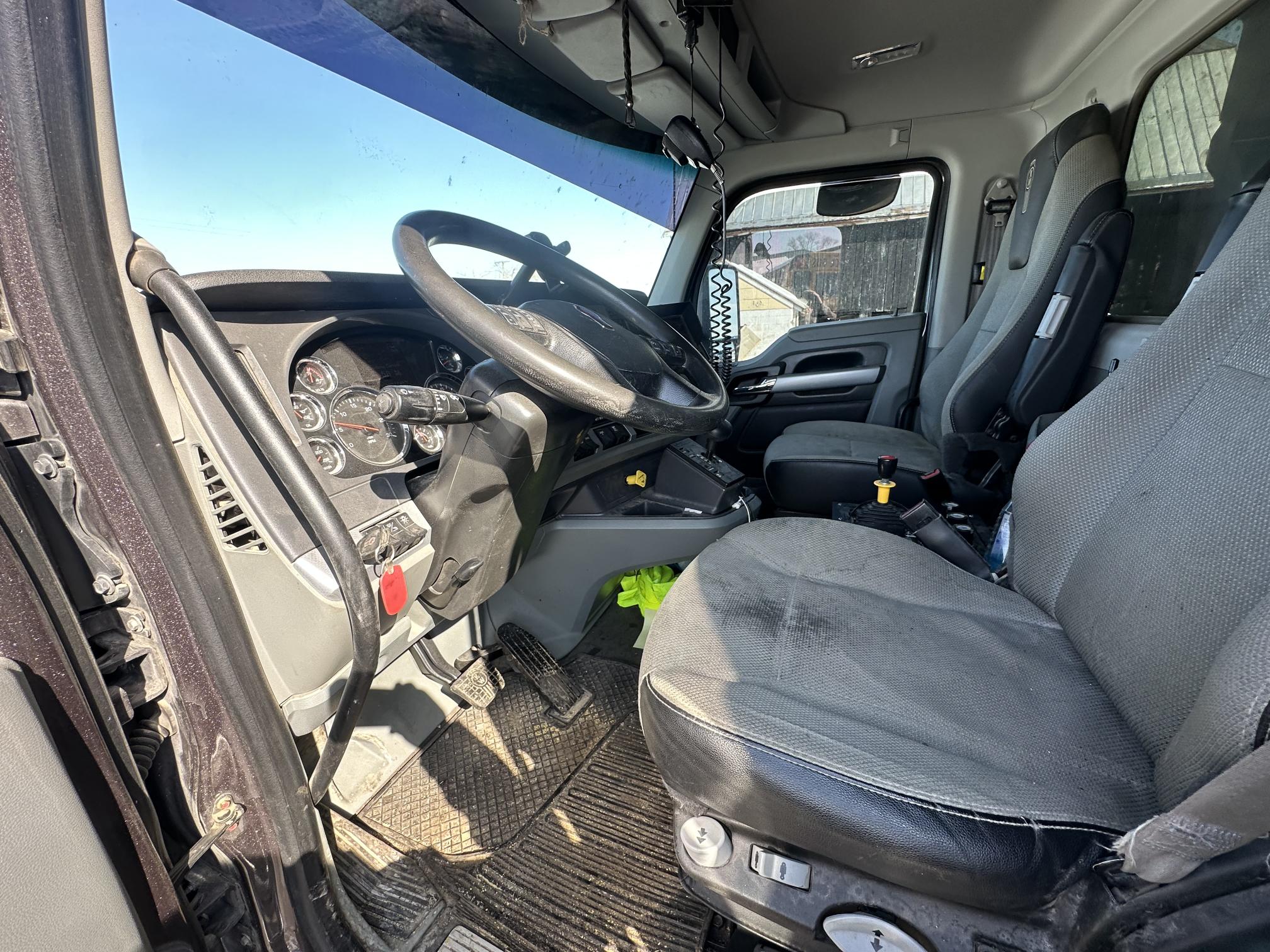 2021 KENWORTH T880 - Image 30