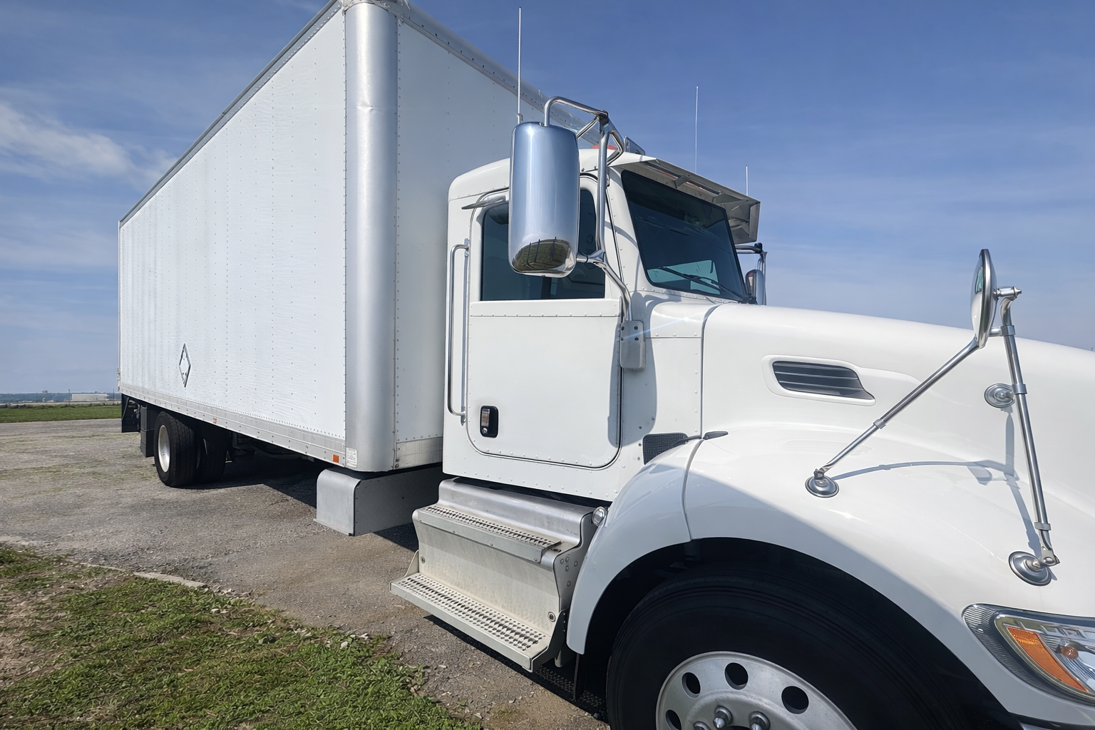 2014 PETERBILT 337 - view 8 of 42