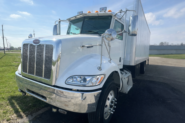 2014 PETERBILT 337