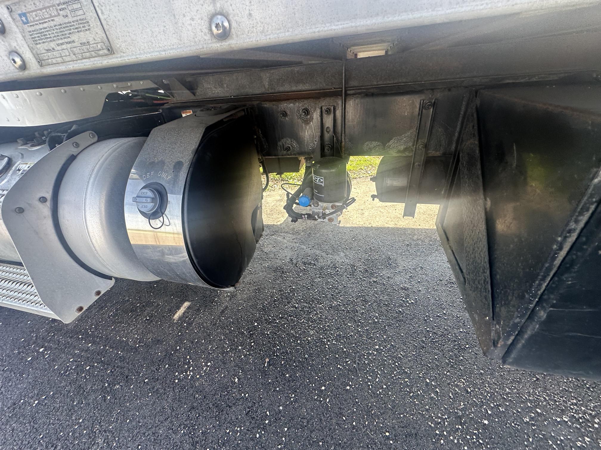 2014 PETERBILT 337 - view 15 of 42