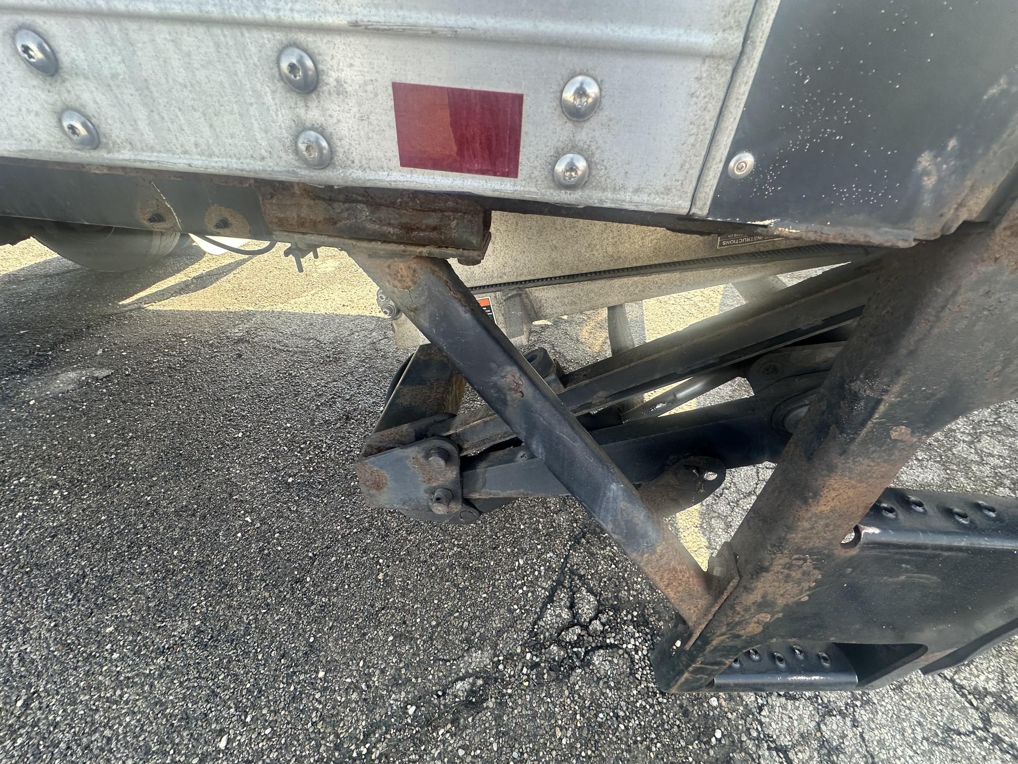 2014 PETERBILT 337 - view 19 of 42