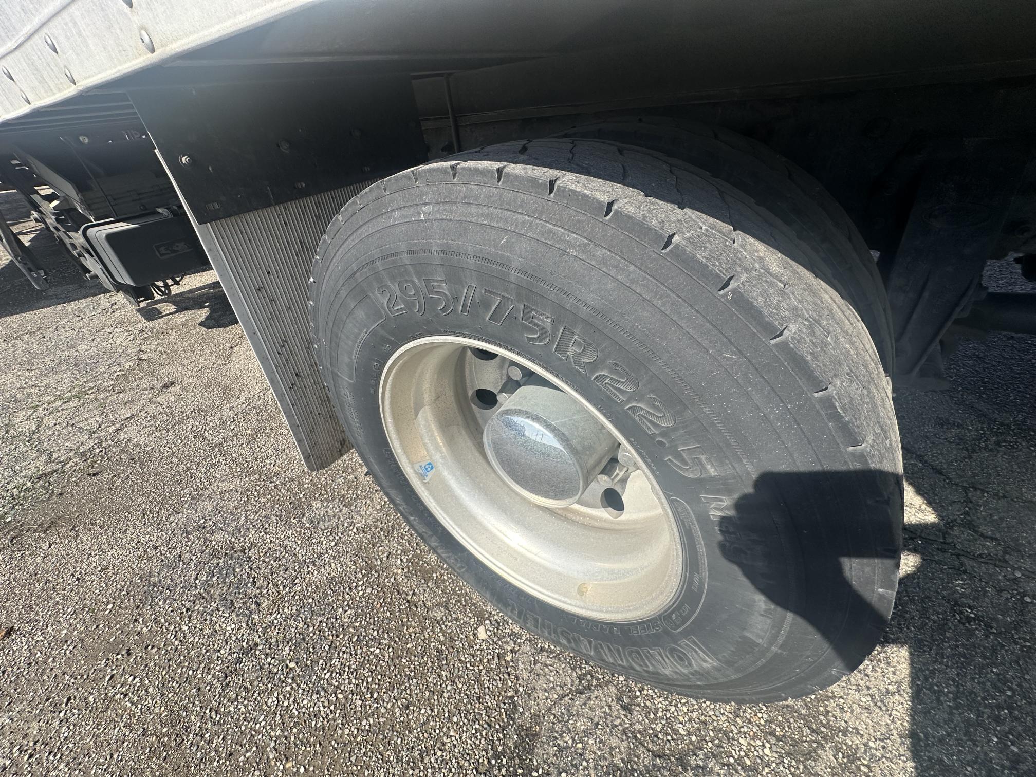 2014 PETERBILT 337 - Image 24