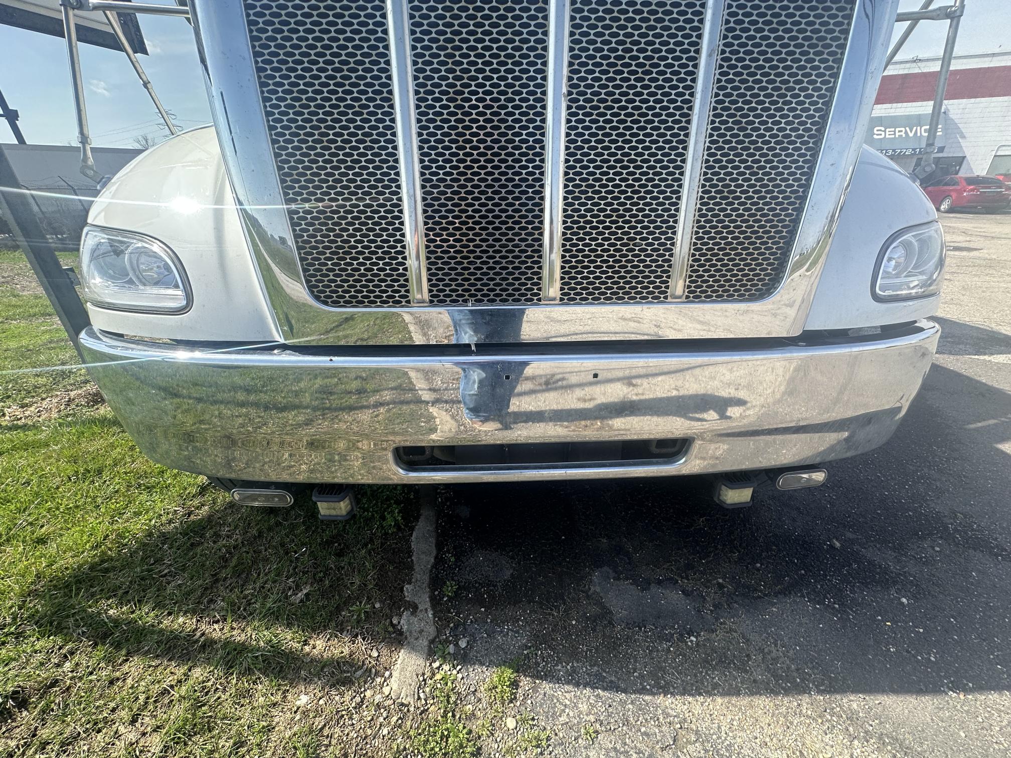 2014 PETERBILT 337 - Image 29