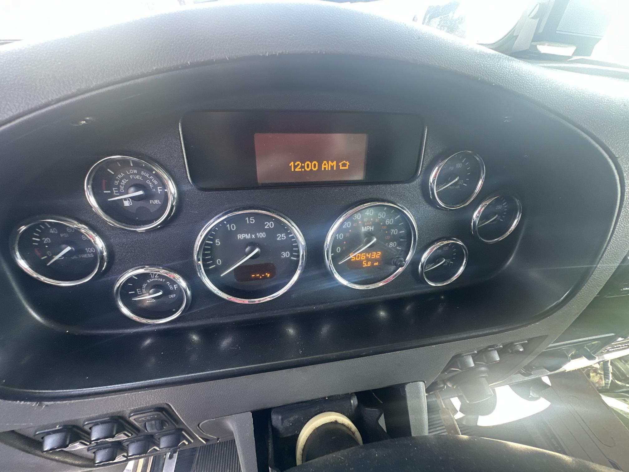 2014 PETERBILT 337 - Image 33