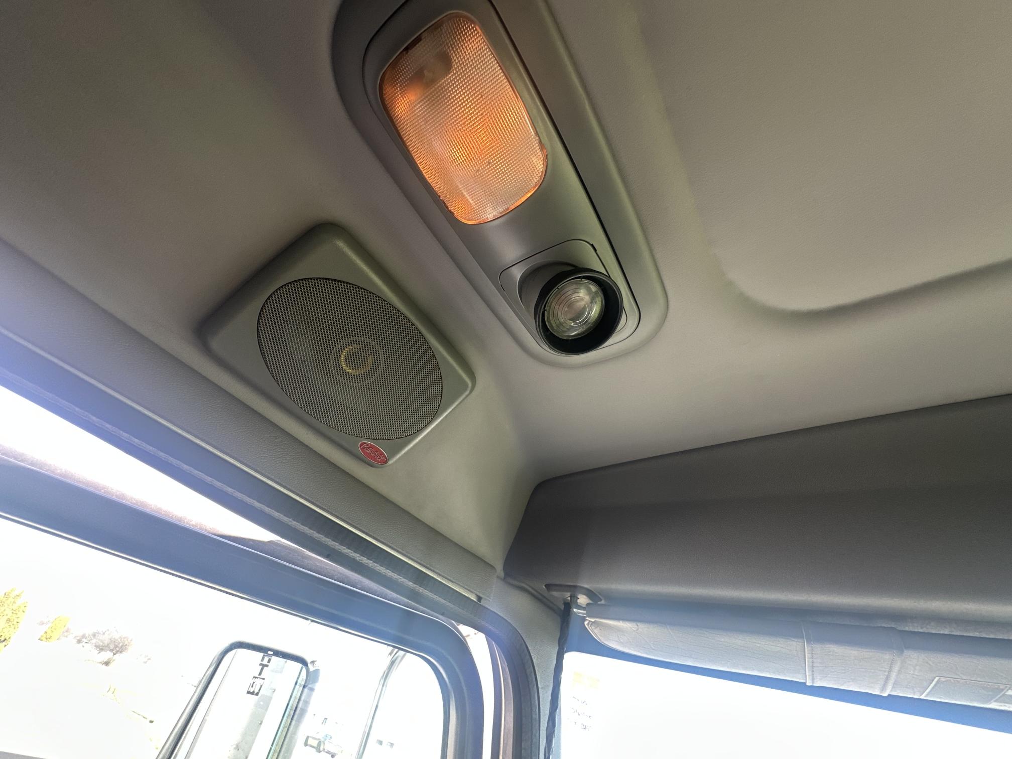 2014 PETERBILT 337 - Image 41