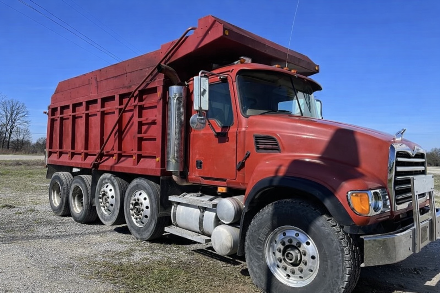 2003 MACK CV713