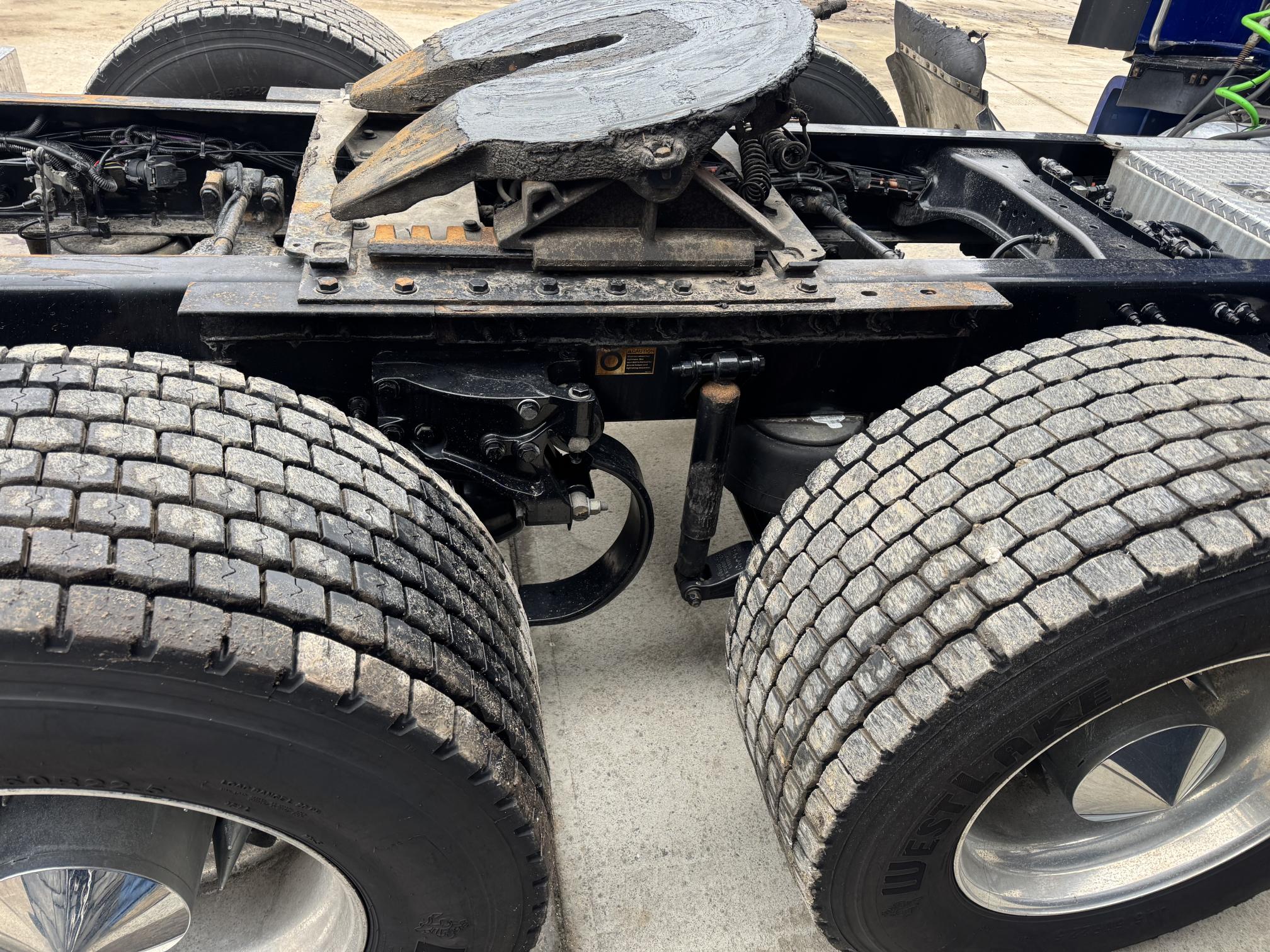 2017 PETERBILT 579 - Image 8